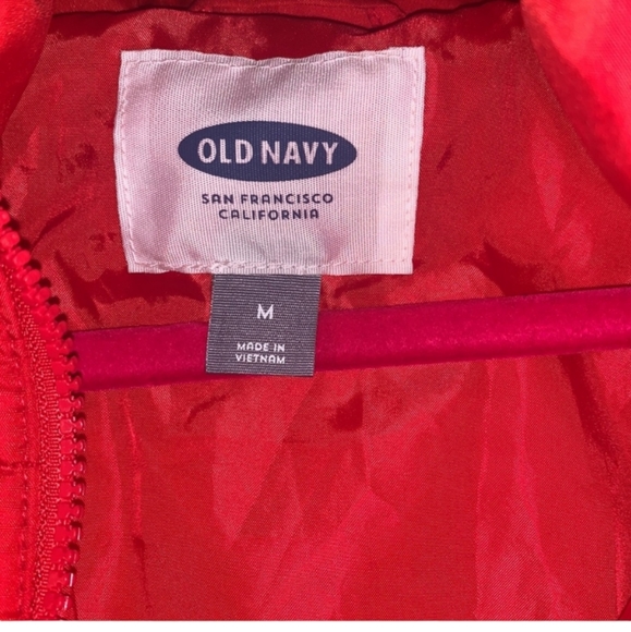 Old Navy Women's Light Weight Puffer Jacket - Picture 3 of 4